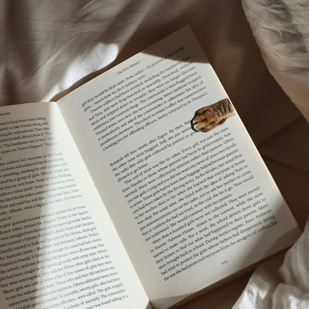 KIKKERLAND Office Goods Magnetic Cat Paw Bookmarks